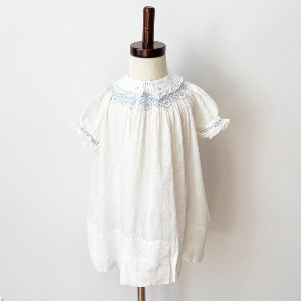 SIZE 12- 18 Mo White Swiss Dot Smocked Dress Embroidery Peter Pan Collar Kids